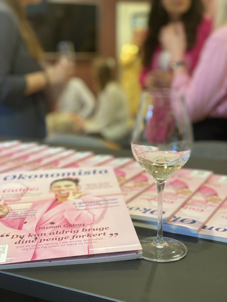 Mangler I hjælp til jeres kommende event? Så tag kontakt til YEP, der er et erfarent eventbureau i København, der kan hjælpe med alt fra reception til kongresser m.m.